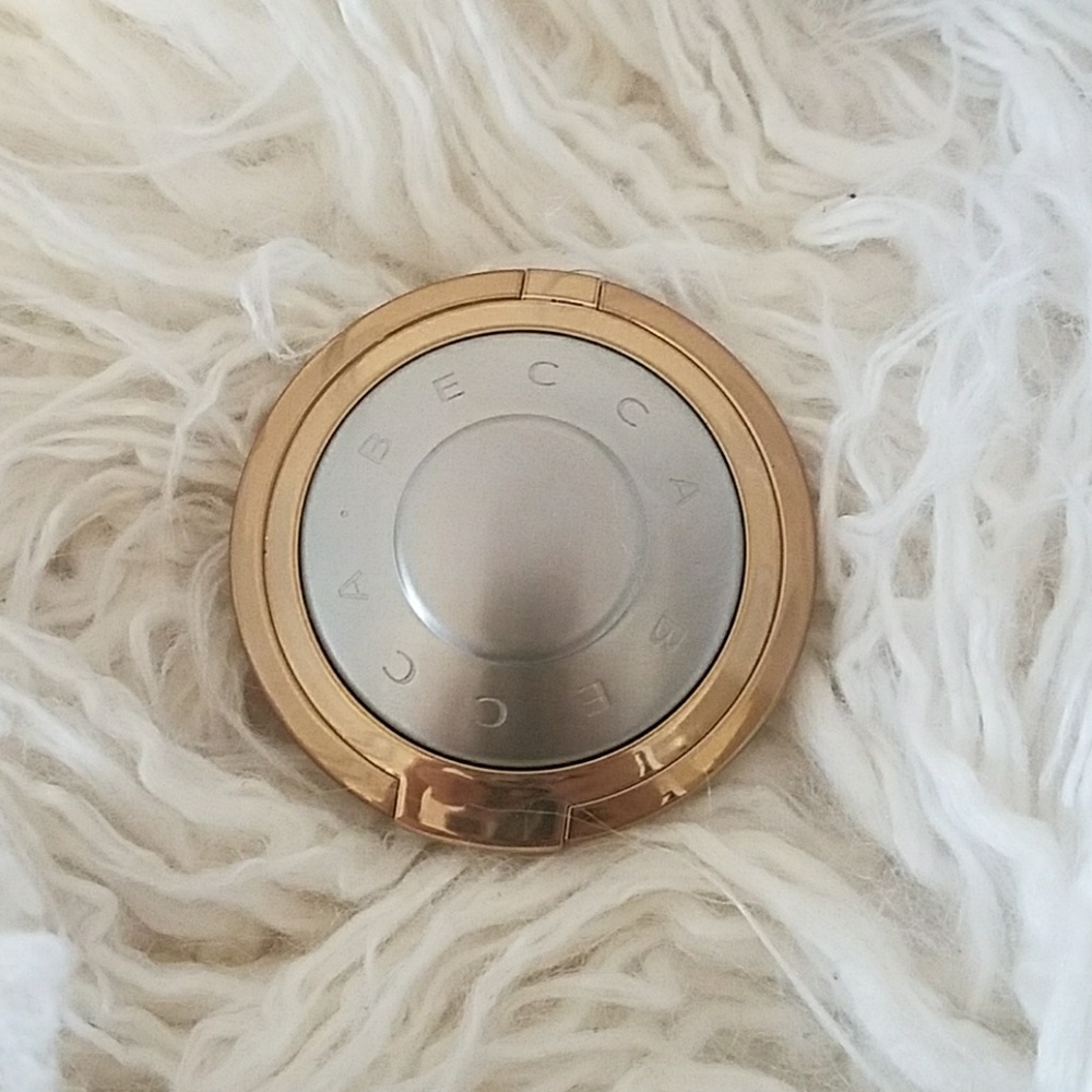 Becca Light Chaser Highlighter